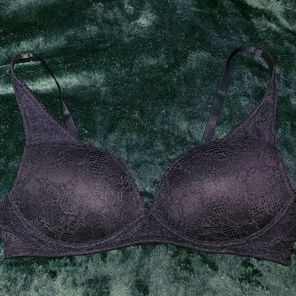 Uniqlo semi pushup plunge bra